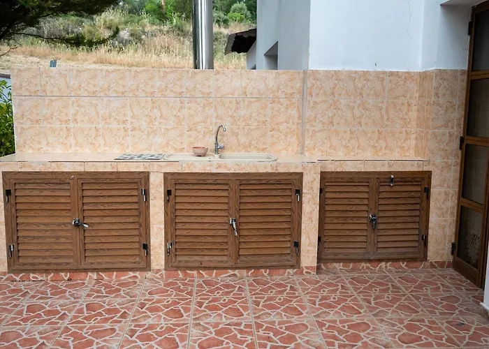 Althea, Pool, Mountain Views, Bbq ,patio In Laneia * Lania