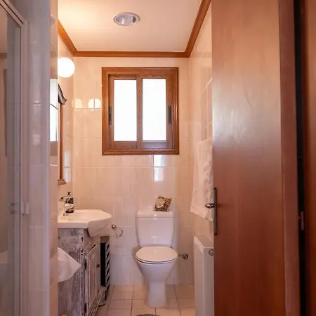 Villa Althea, Pool, Mountain Views, Bbq ,patio In Laneia