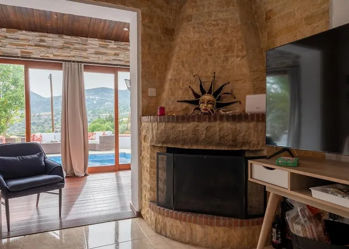 Althea, Pool, Mountain Views, Bbq ,patio In Laneia Villa *