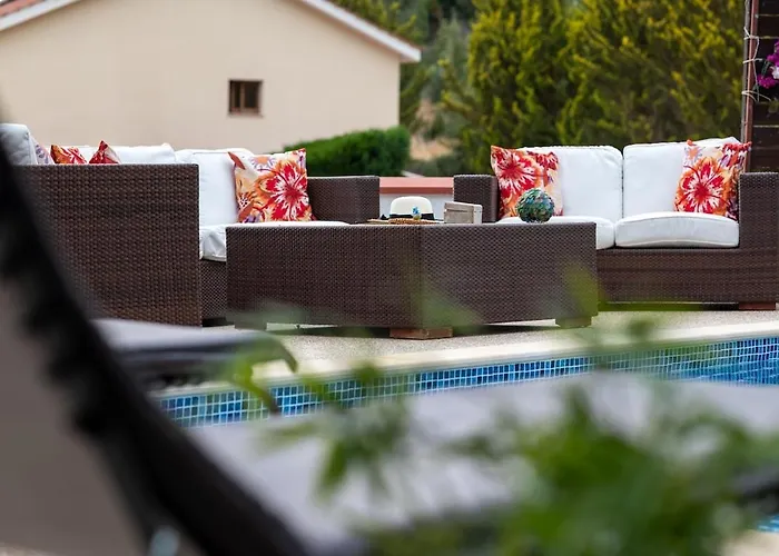 Althea, Pool, Mountain Views, Bbq ,patio In Laneia Villa