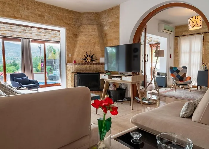 Villa Althea, Pool, Mountain Views, Bbq ,patio In Laneia